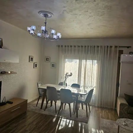 Oasis Apartamento Tirana